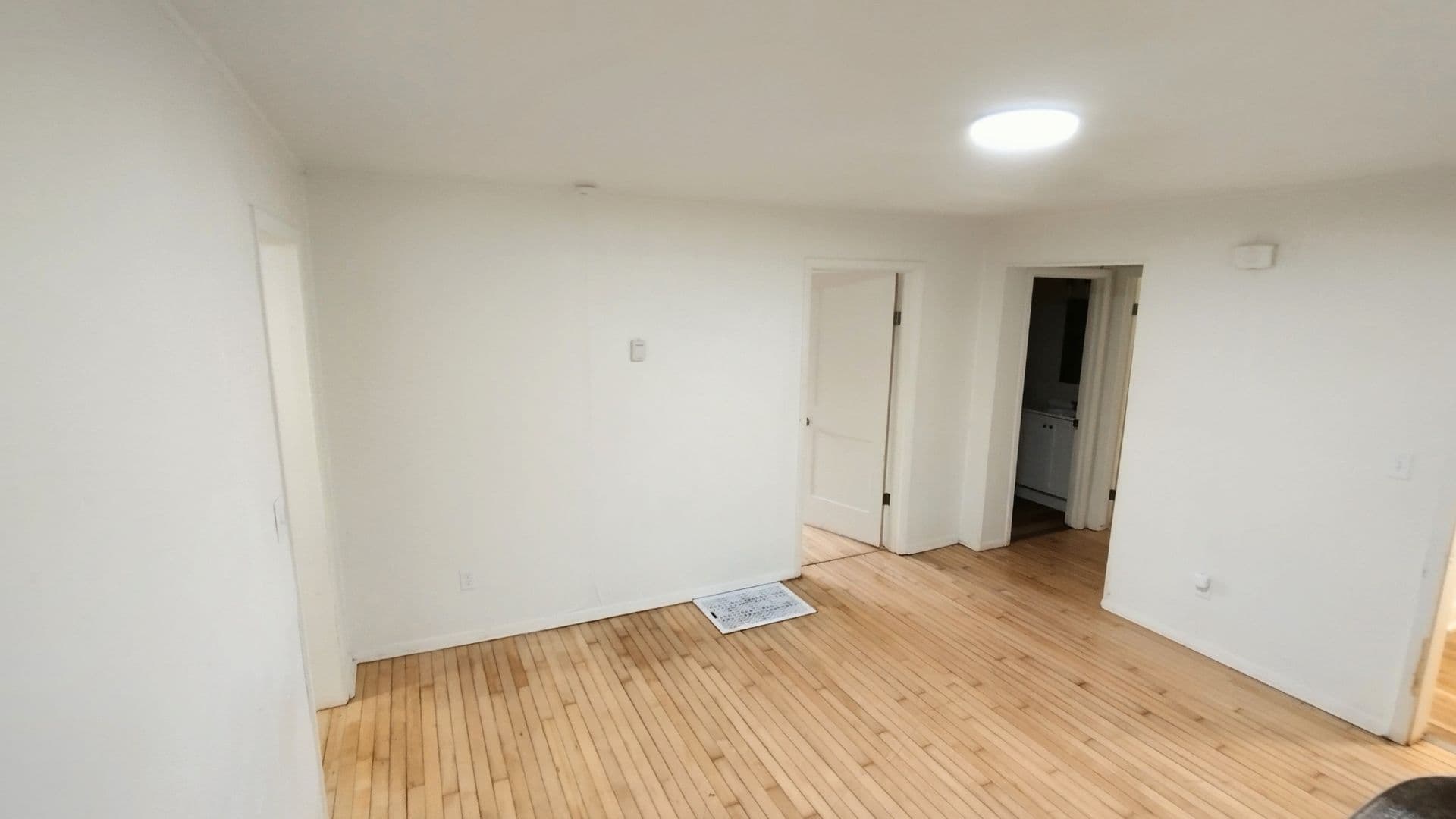 Ripon Apartment: 338 Eureka St