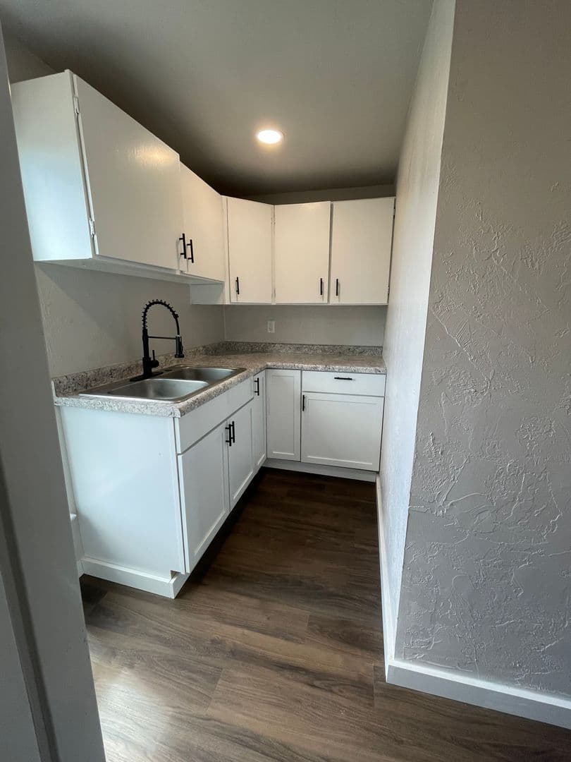 Oshkosh Apartment: 1164 N Koeller St