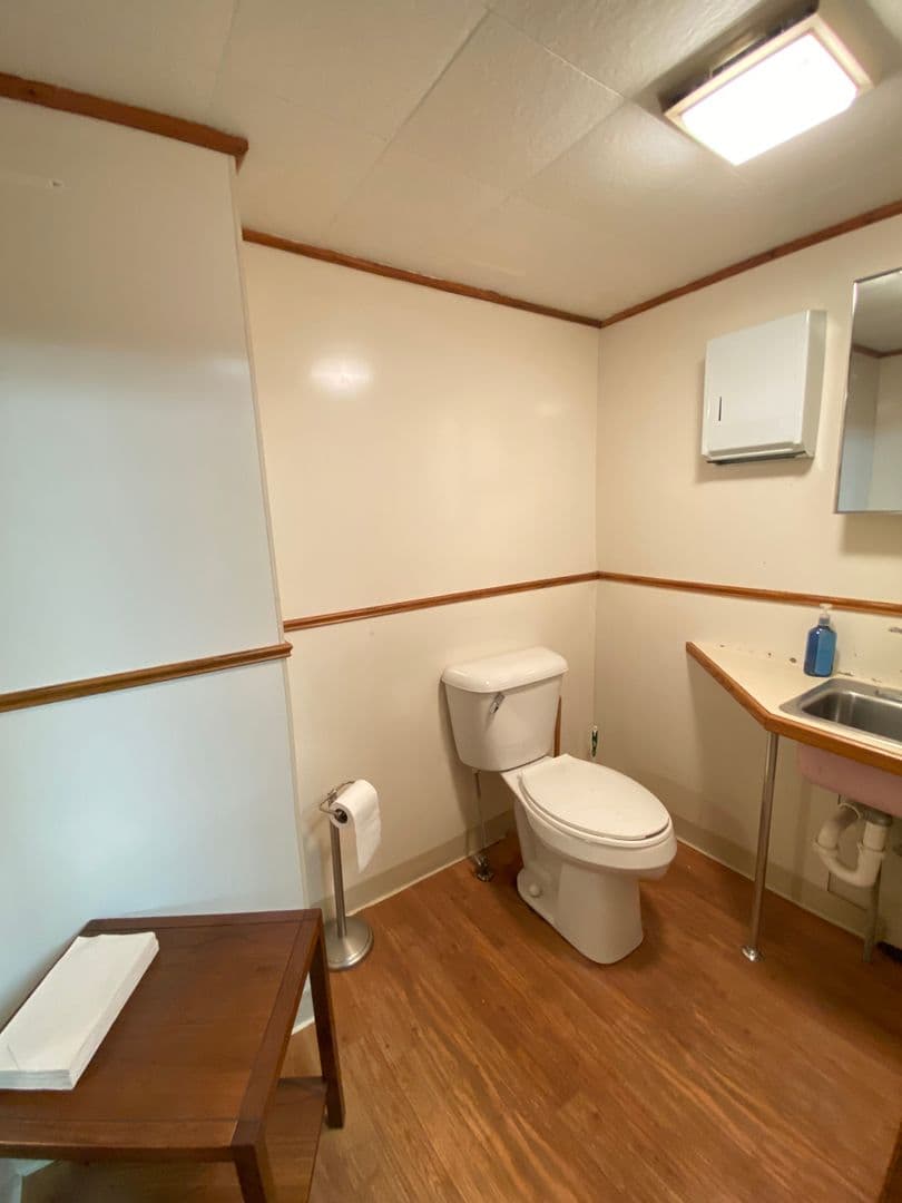Berlin Apartment: 118/120 E Huron St