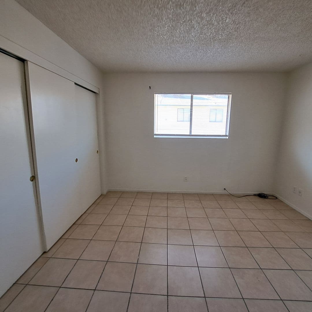 Las Vegas Apartment: 6975 Dunsbach Way
