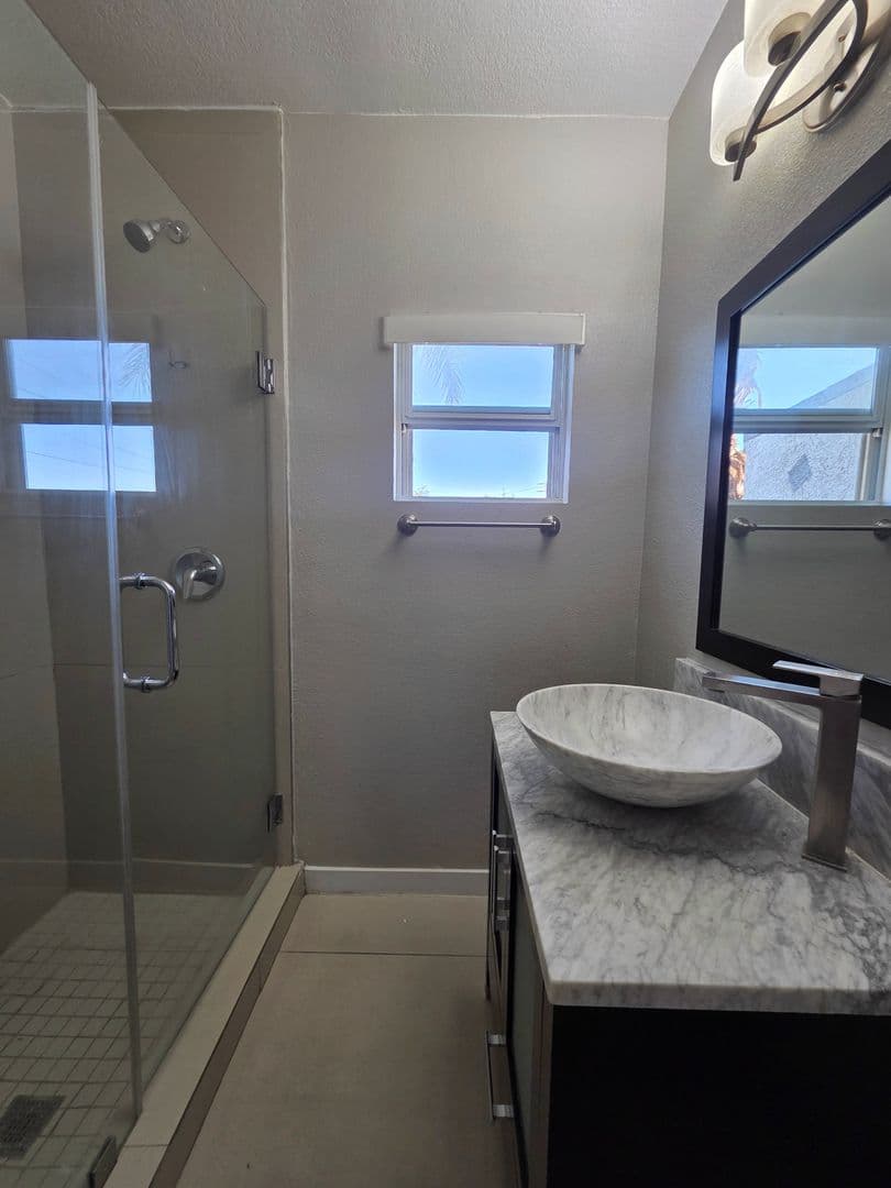 Las Vegas Apartment: 1401 E Carson Avenue