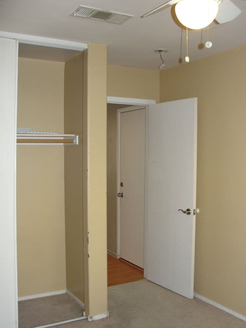 Las Vegas Townhome: 5258 Steinbrenner Ln