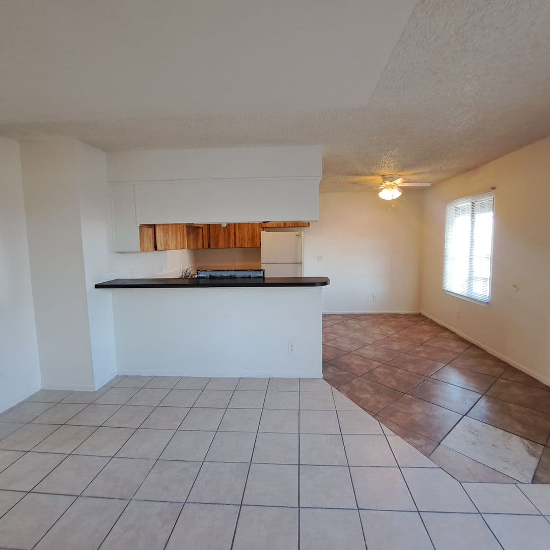 Las Vegas Apartment: 6975 Dunsbach Way