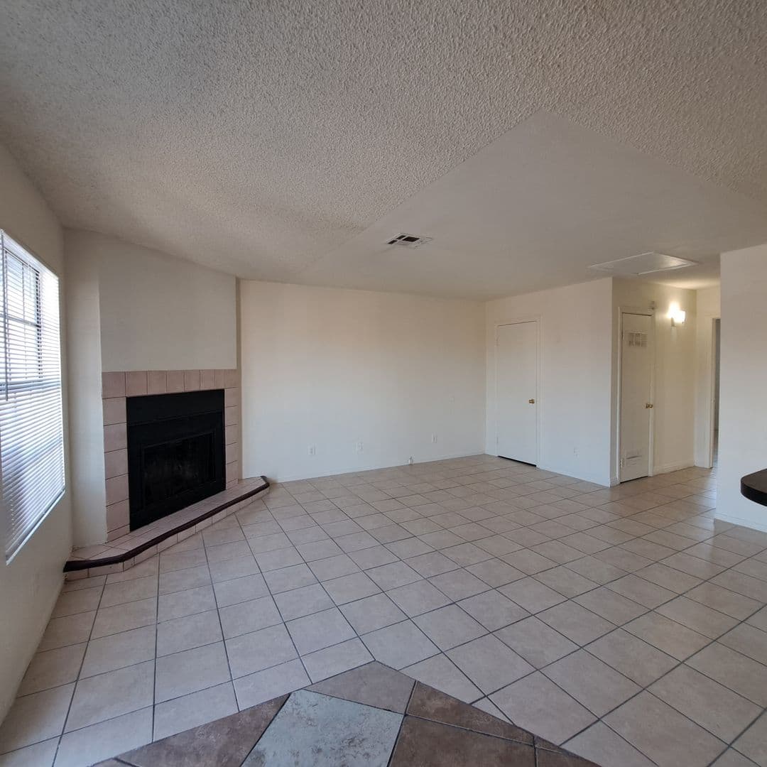 Las Vegas Apartment: 6975 Dunsbach Way