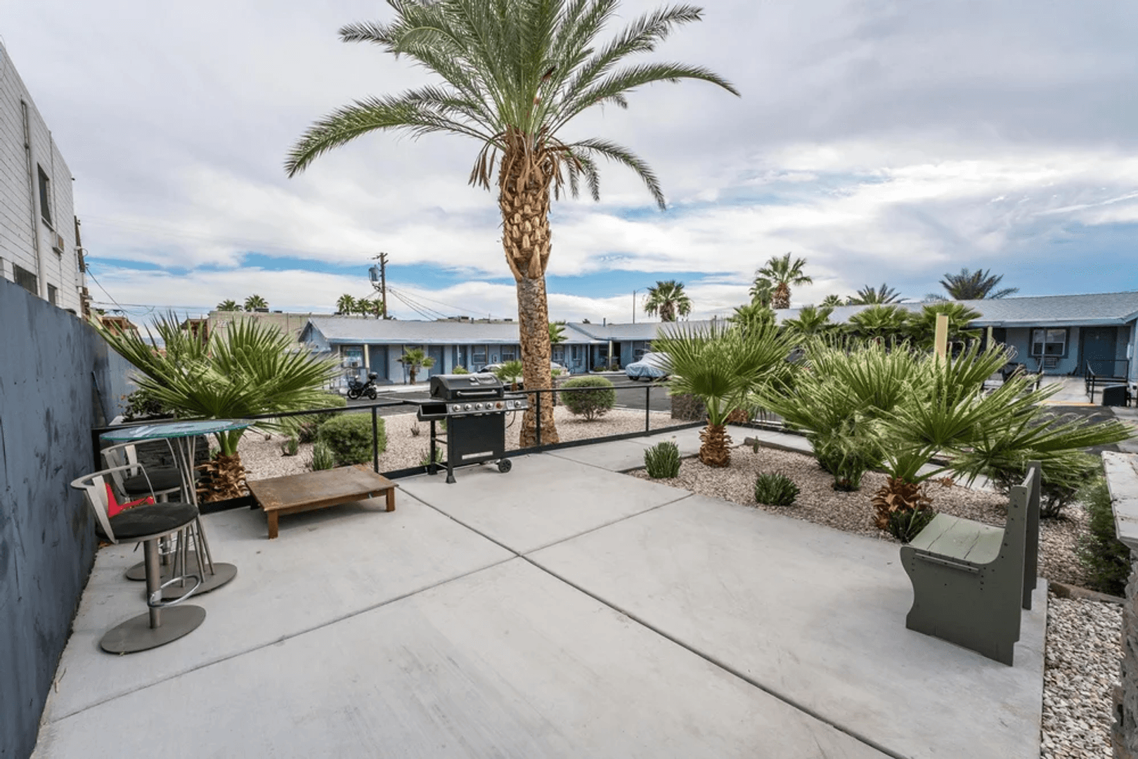Las Vegas Apartment: 1401 E Carson Avenue