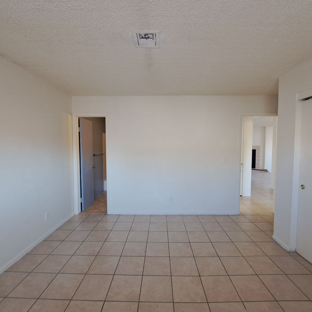Las Vegas Apartment: 6975 Dunsbach Way