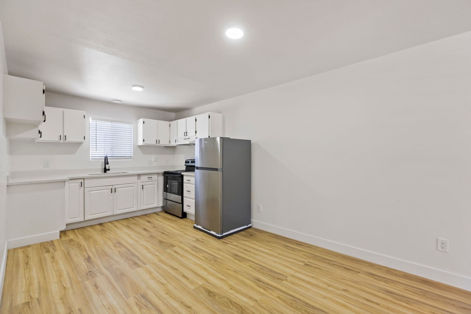 Las Vegas Apartment: 241 W Philadelphia Avenue