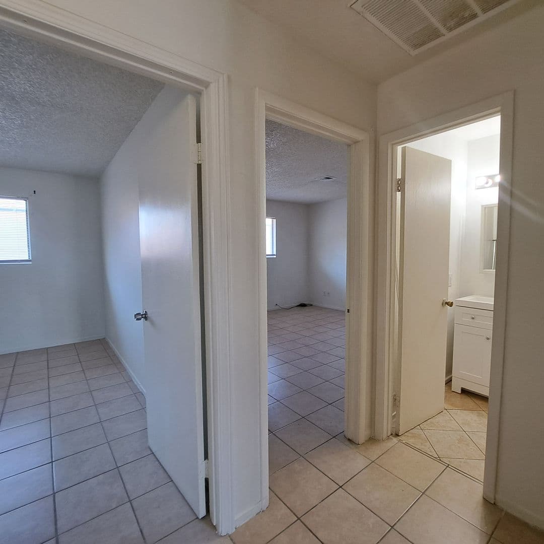Las Vegas Apartment: 6975 Dunsbach Way