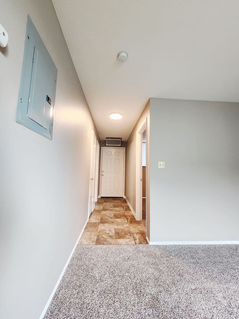 Richland Apartment: 160 Van Giesen