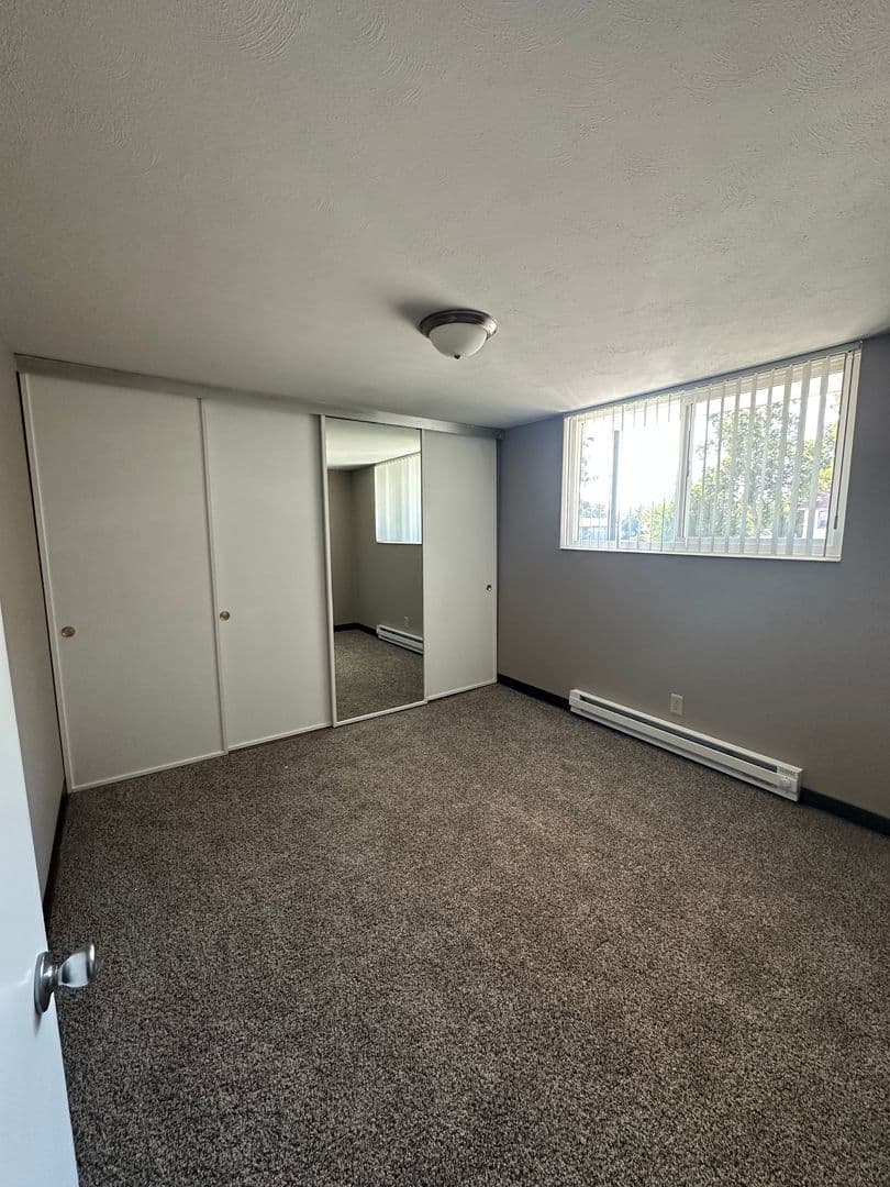 Richland Apartment: 160 Van Giesen