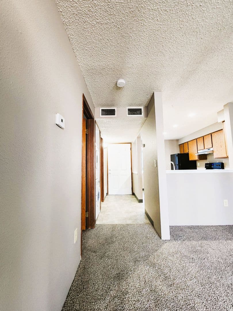 Richland Apartment: 1650 Mowry Square
