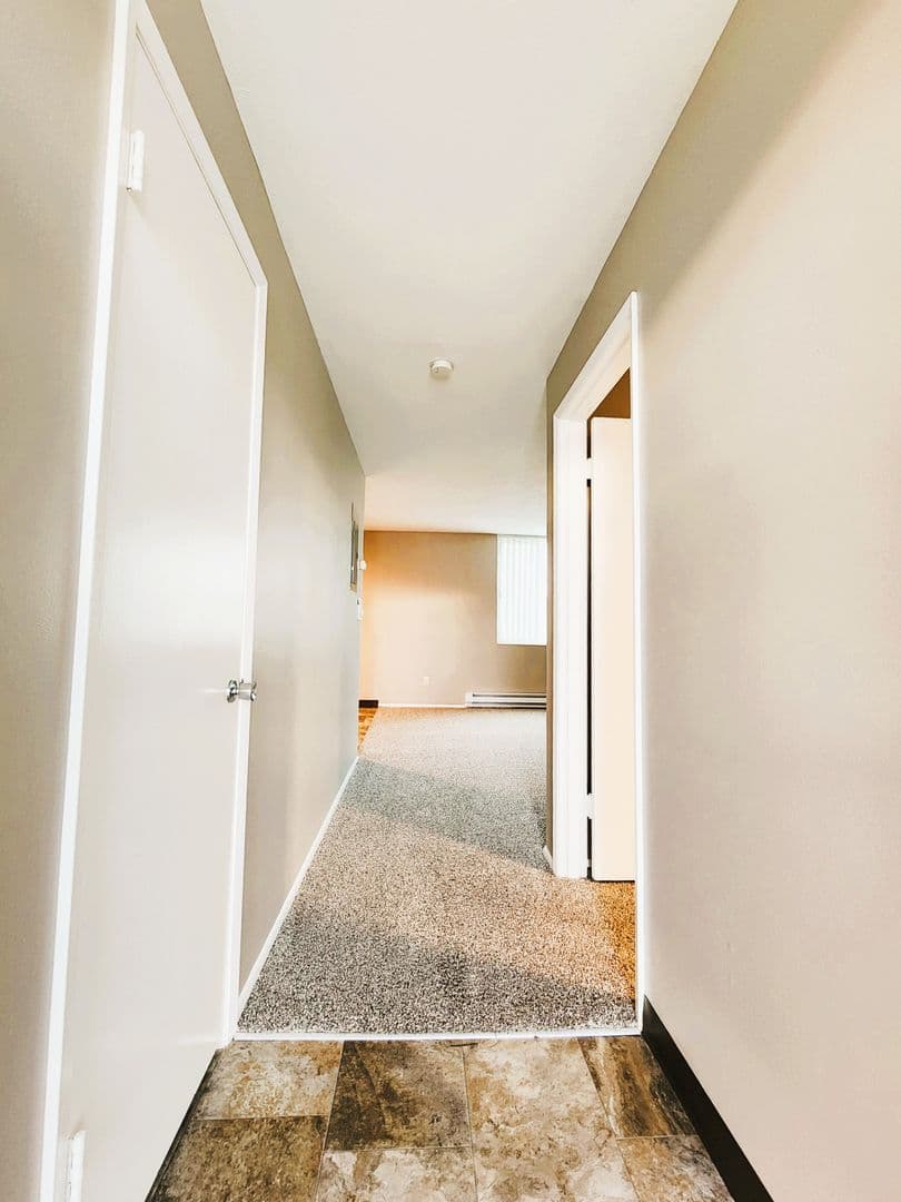 Richland Apartment: 160 Van Giesen
