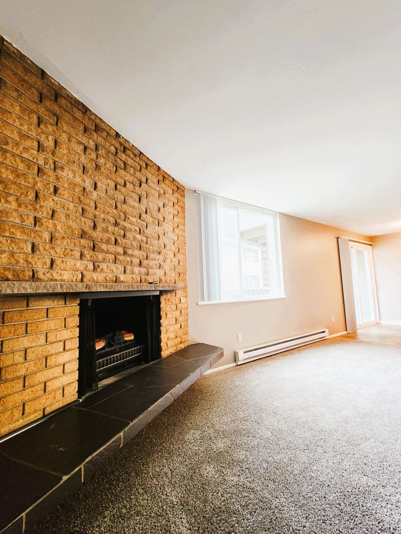 Richland Apartment: 160 Van Giesen
