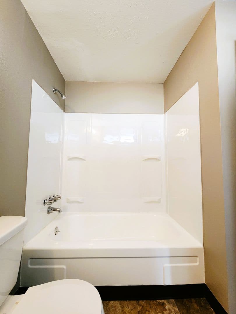 Richland Apartment: 160 Van Giesen
