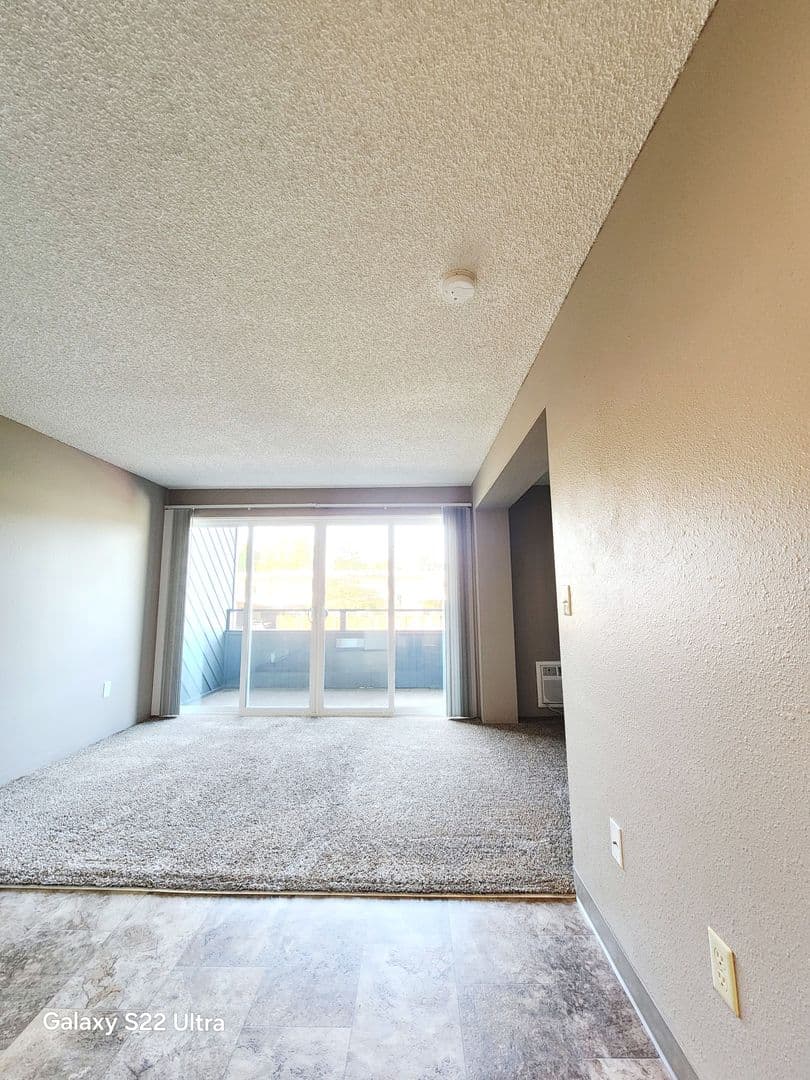 Richland Apartment: 1650 Mowry Square
