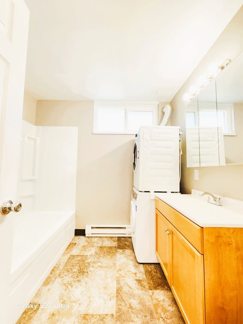 Richland Apartment: 160 Van Giesen