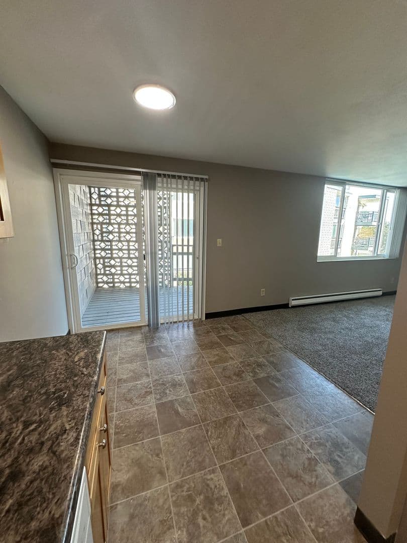 Richland Apartment: 160 Van Giesen