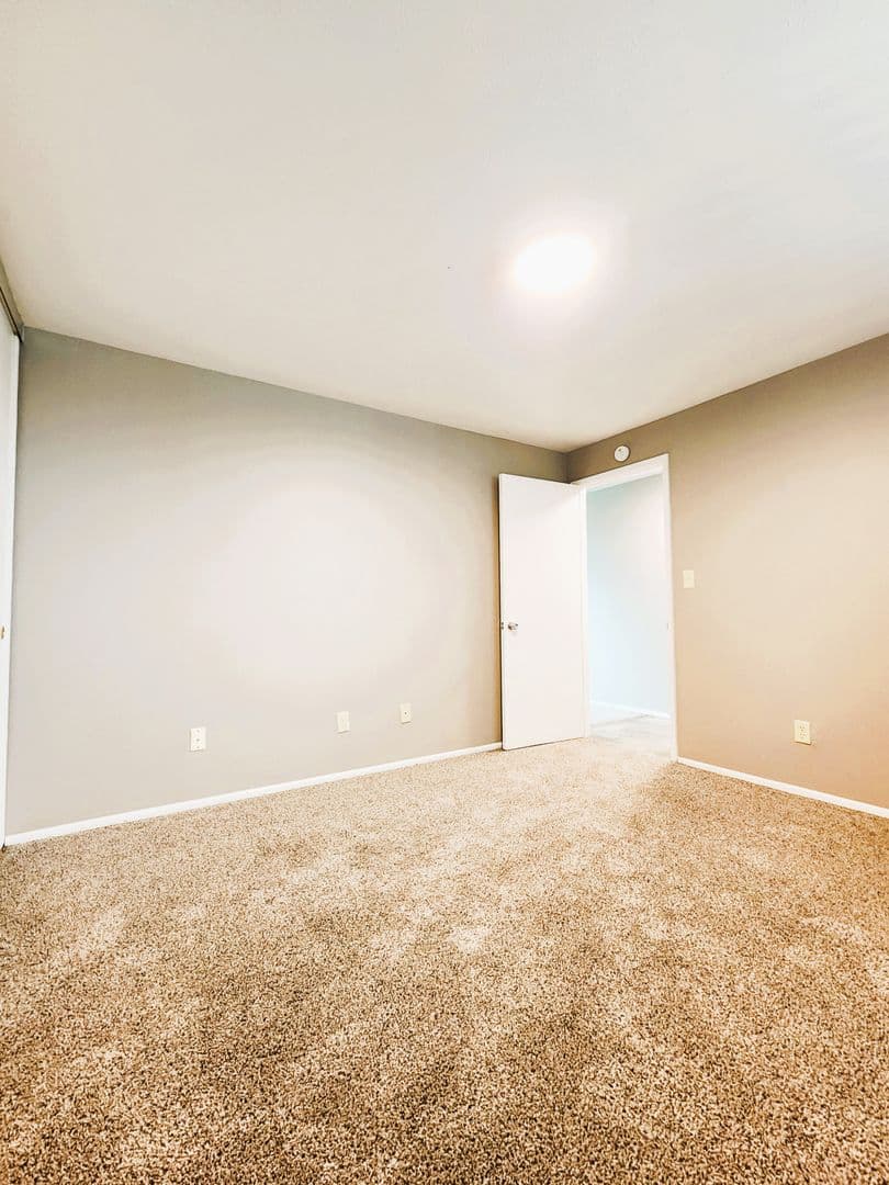 Richland Apartment: 160 Van Giesen
