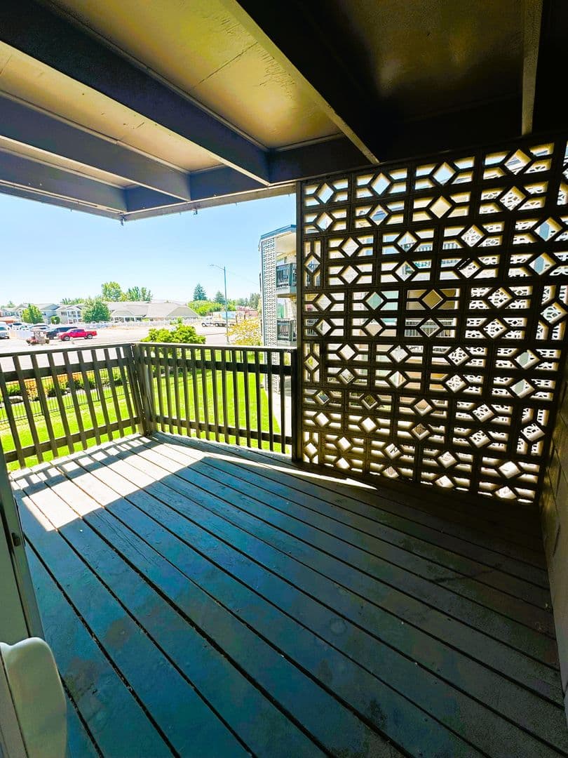 Richland Apartment: 160 Van Giesen