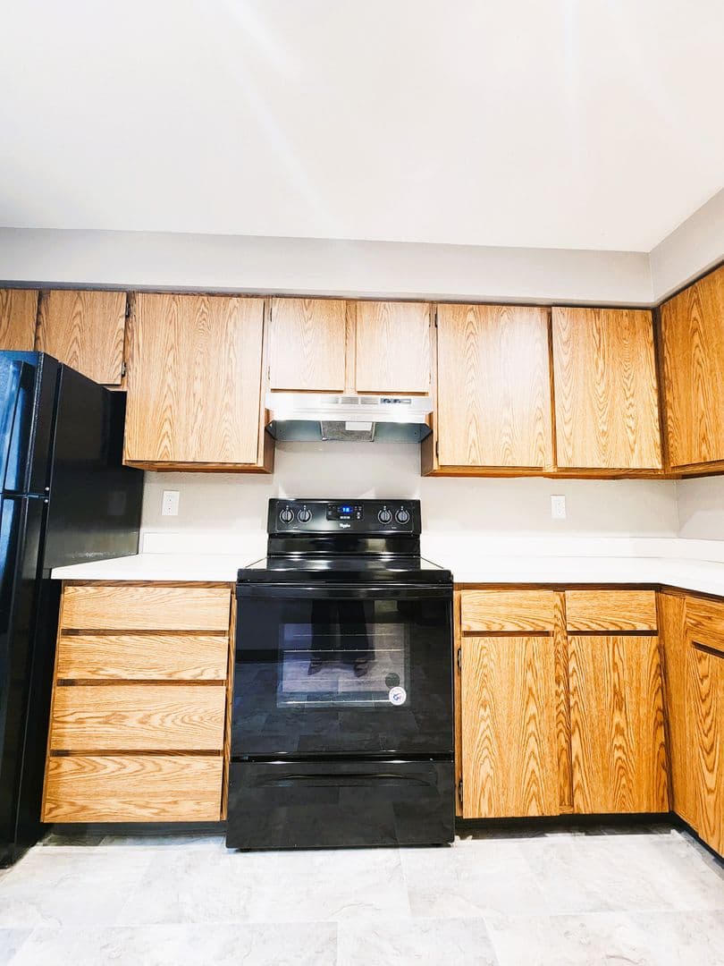 Richland Apartment: 1650 Mowry Square