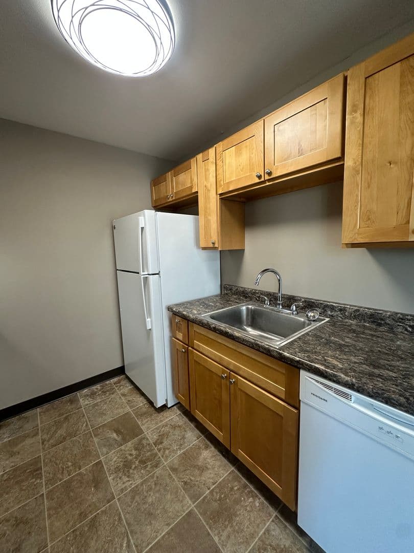 Richland Apartment: 160 Van Giesen