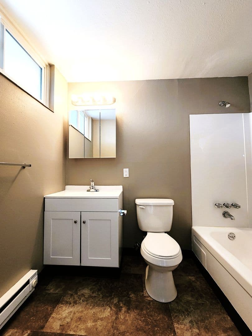 Richland Apartment: 160 Van Giesen