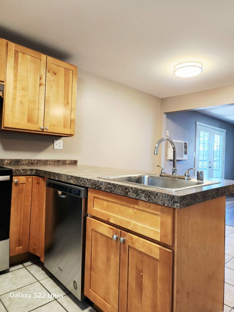 West Richland Apartment: 531 S. 38th Ave