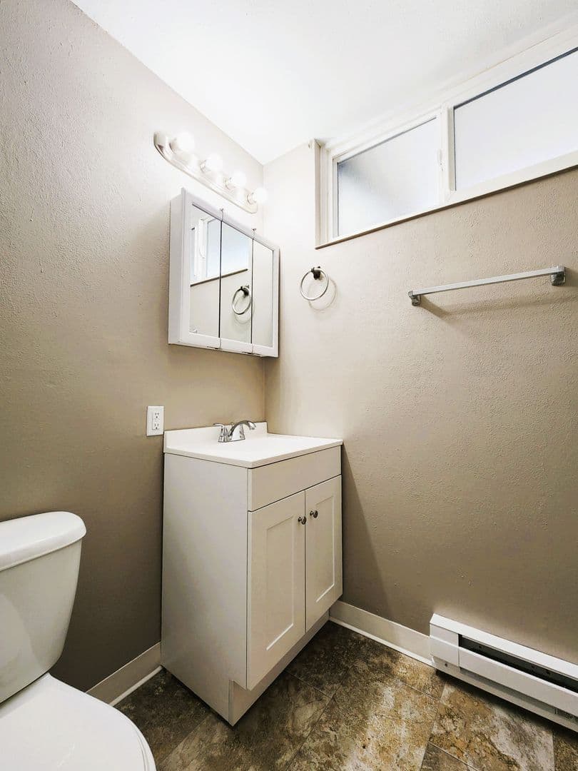 Richland Apartment: 160 Van Giesen
