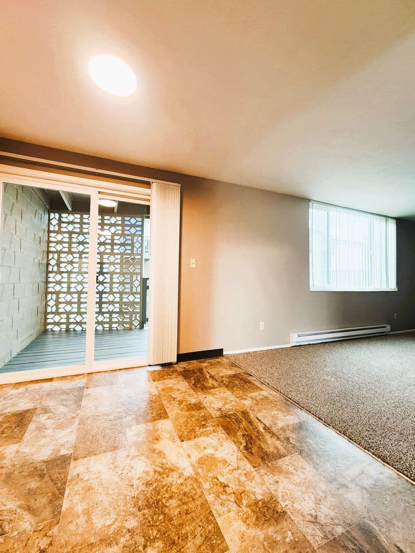 Richland Apartment: 160 Van Giesen