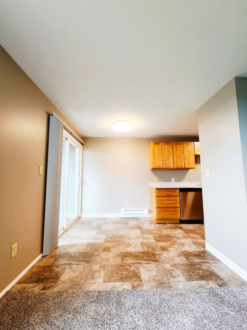 Richland Apartment: 160 Van Giesen