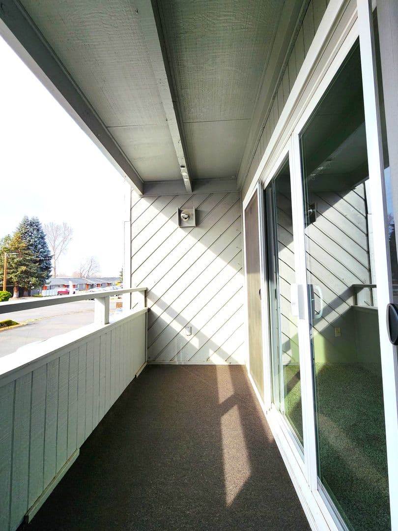 Richland Apartment: 1650 Mowry Square