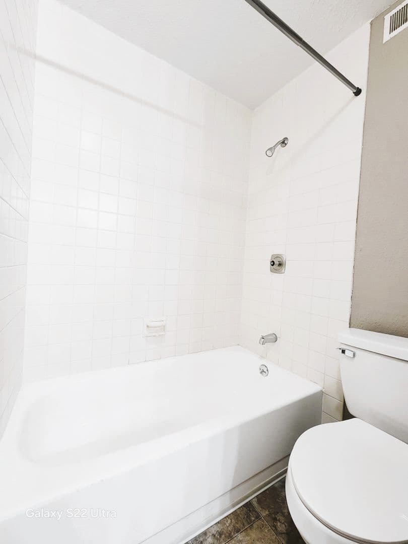 Richland Apartment: 1650 Mowry Square