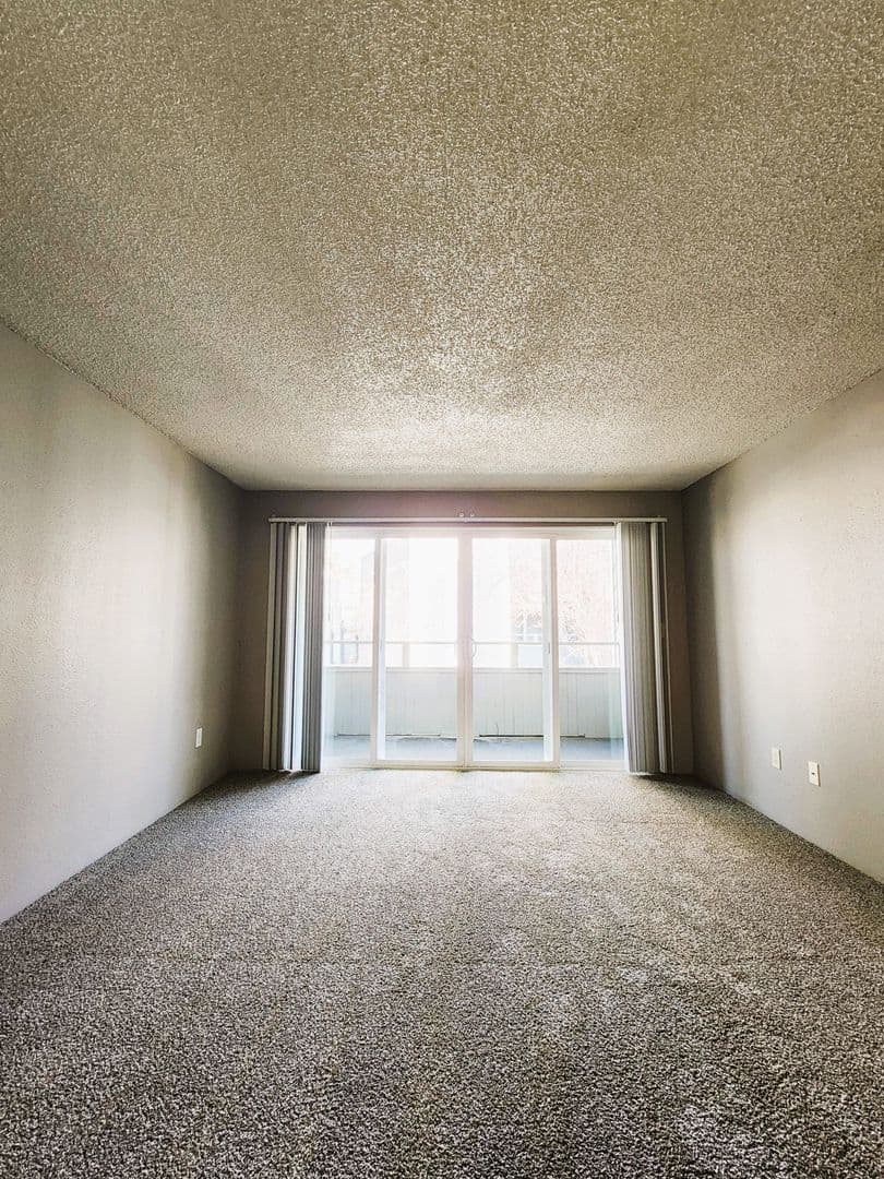 Richland Apartment: 1650 Mowry Square