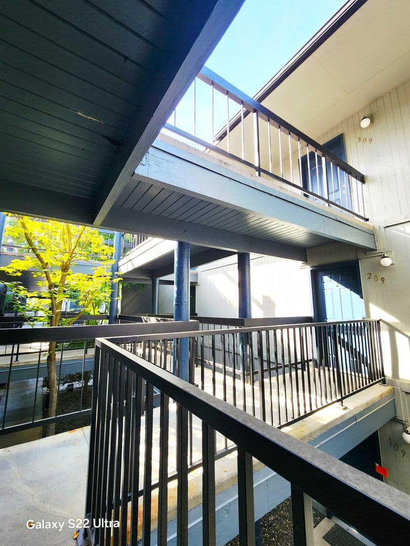 Richland Apartment: 1650 Mowry Square
