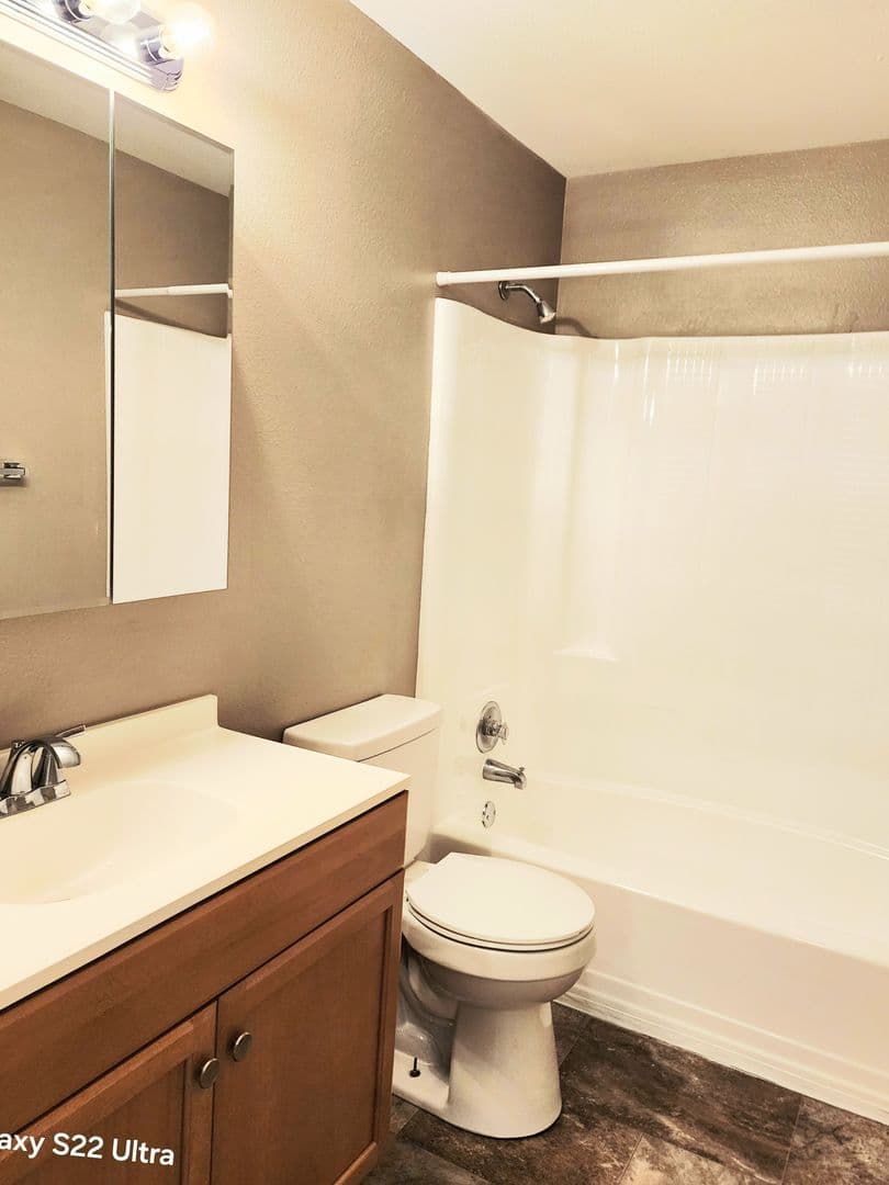 West Richland Apartment: 531 S. 38th Ave