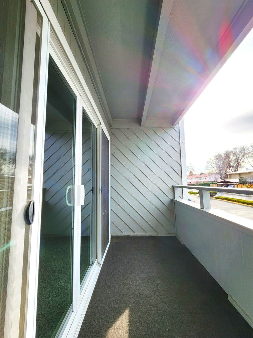 Richland Apartment: 1650 Mowry Square