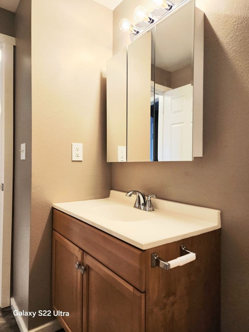 West Richland Apartment: 531 S. 38th Ave