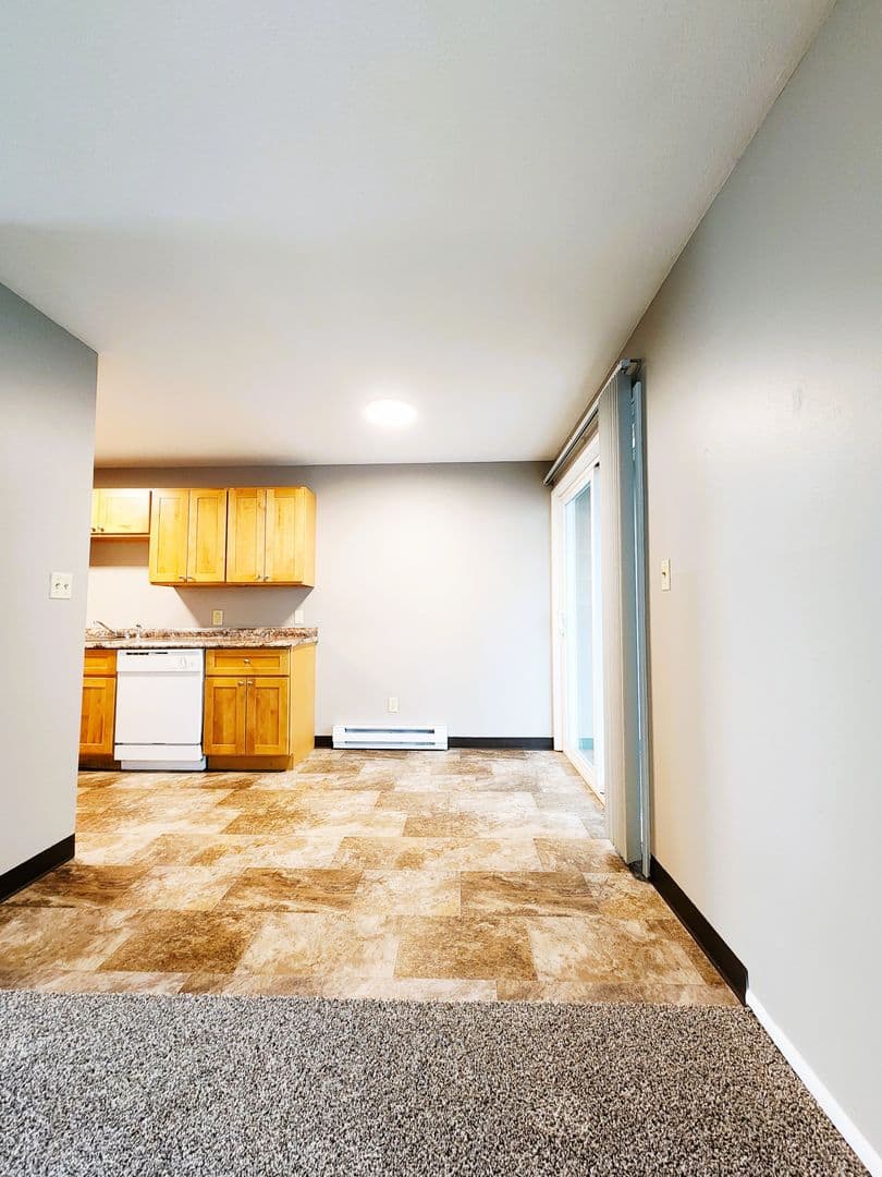 Richland Apartment: 160 Van Giesen