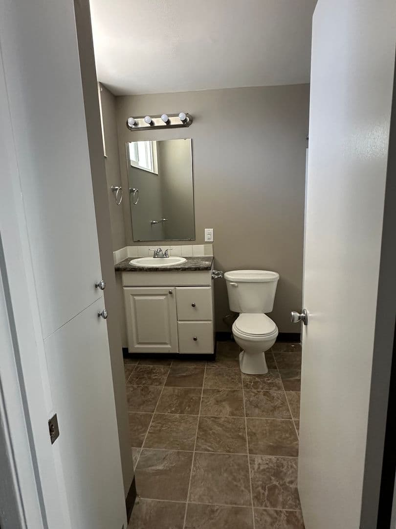 Richland Apartment: 160 Van Giesen