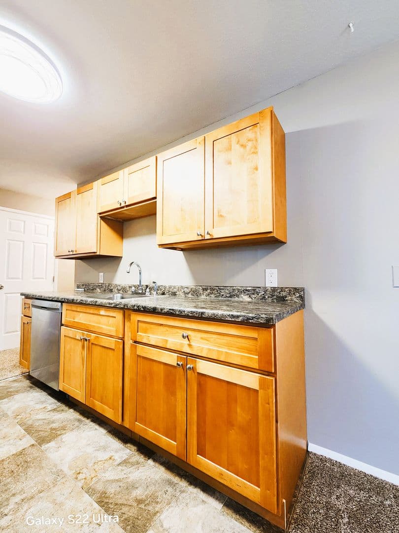 Richland Apartment: 160 Van Giesen
