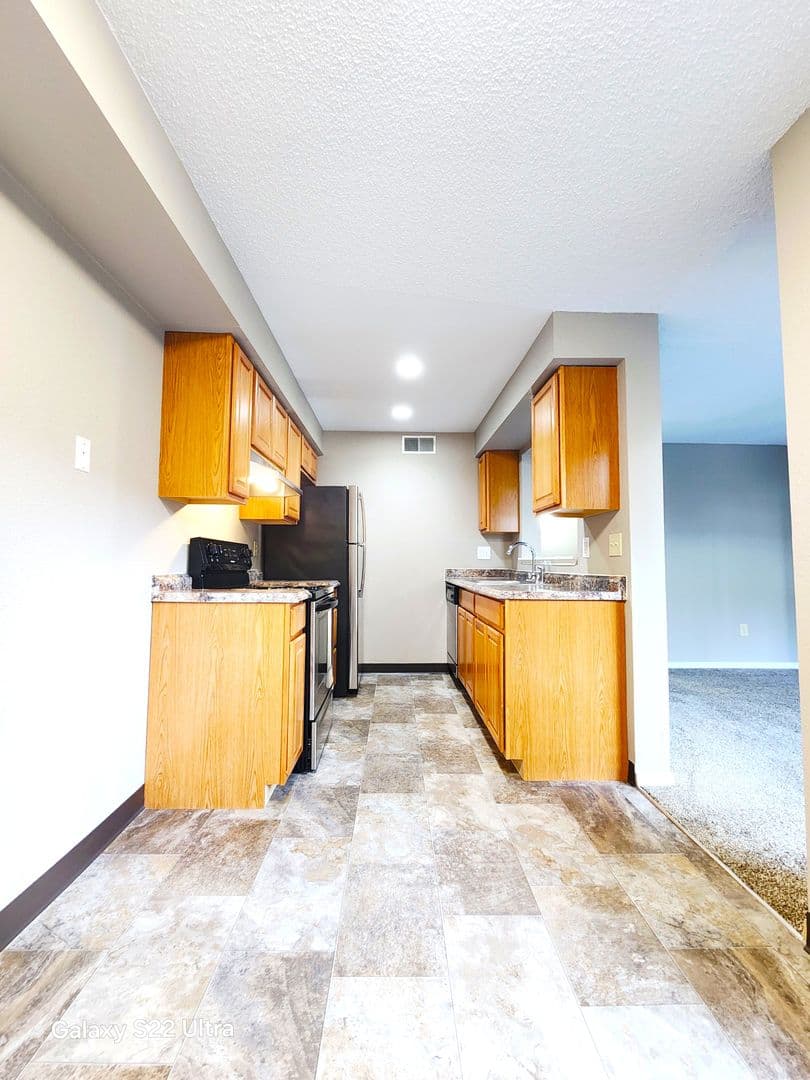 Richland Apartment: 1650 Mowry Square