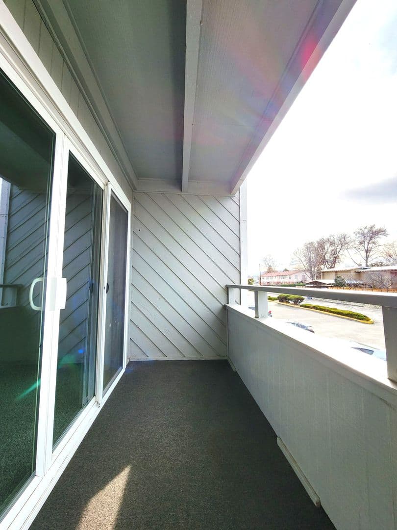 Richland Apartment: 1650 Mowry Square