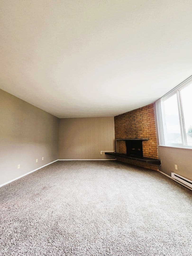 Richland Apartment: 160 Van Giesen