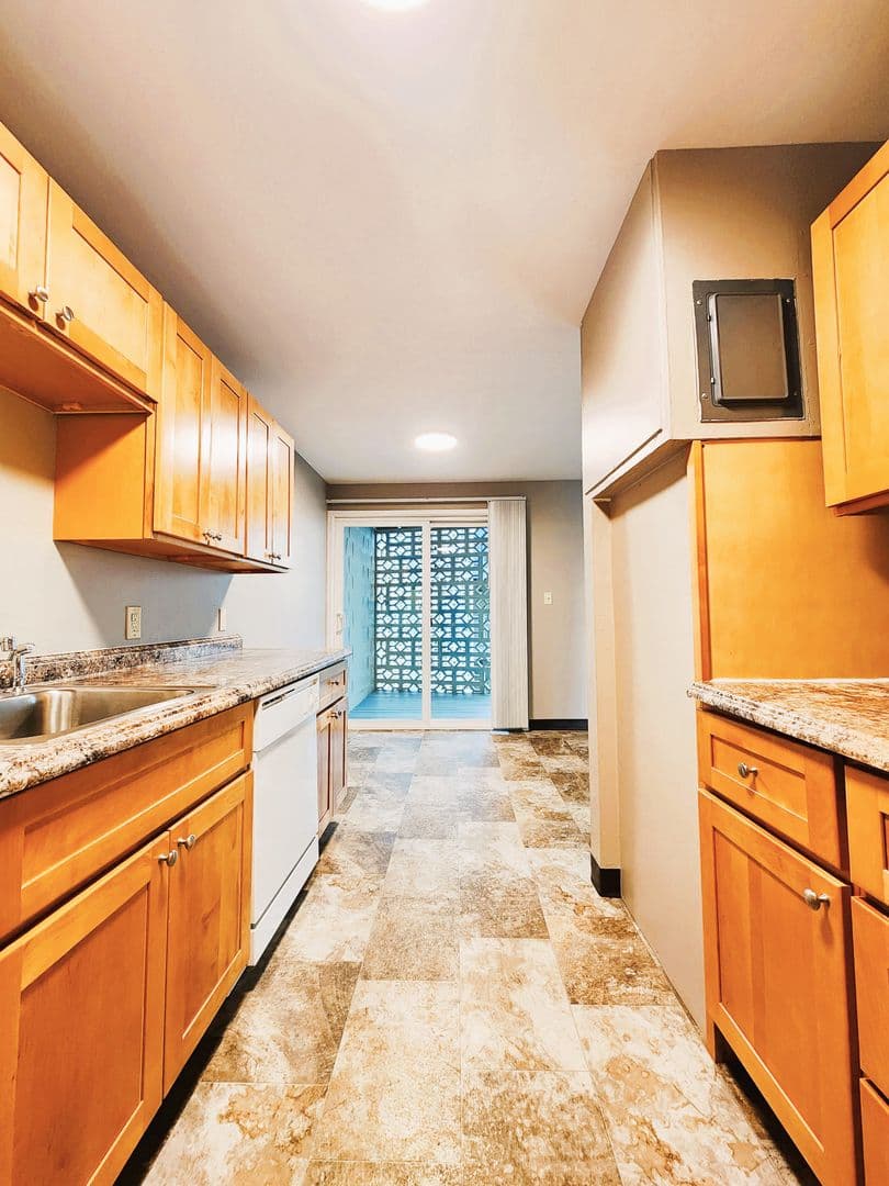 Richland Apartment: 160 Van Giesen