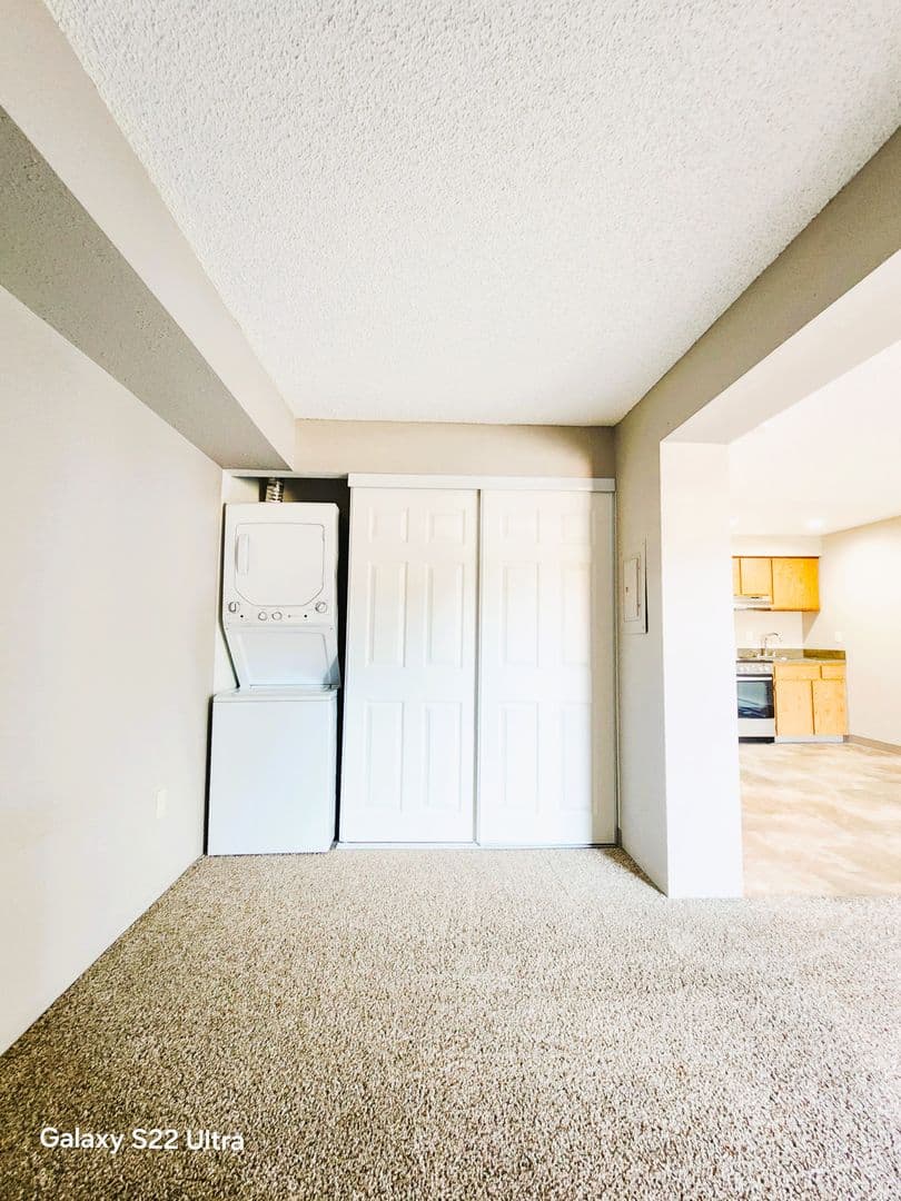 Richland Apartment: 1650 Mowry Square