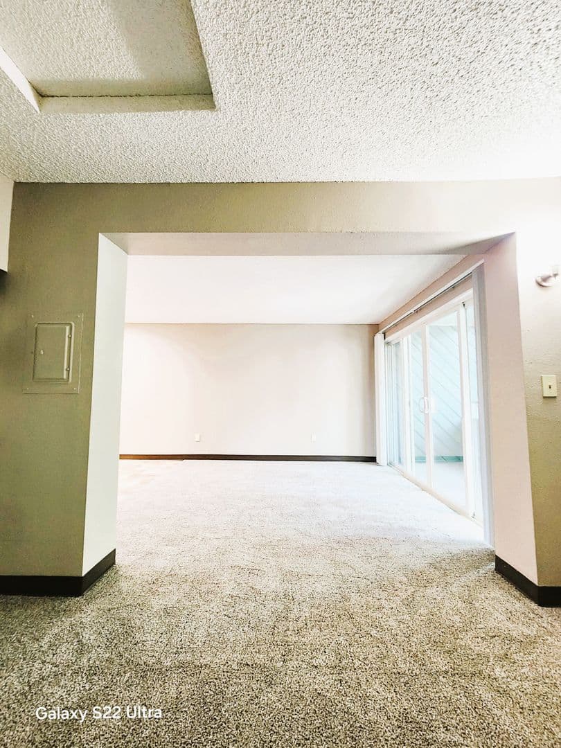 Richland Apartment: 1650 Mowry Square