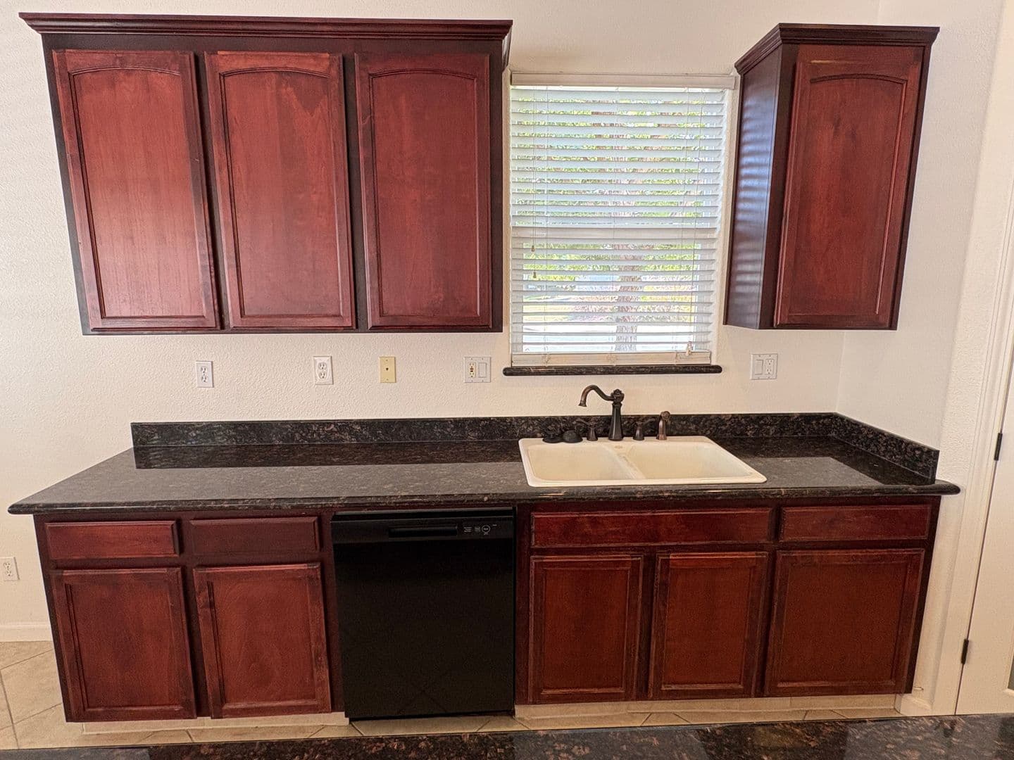 Turlock House: 1161 Hedstrom Rd