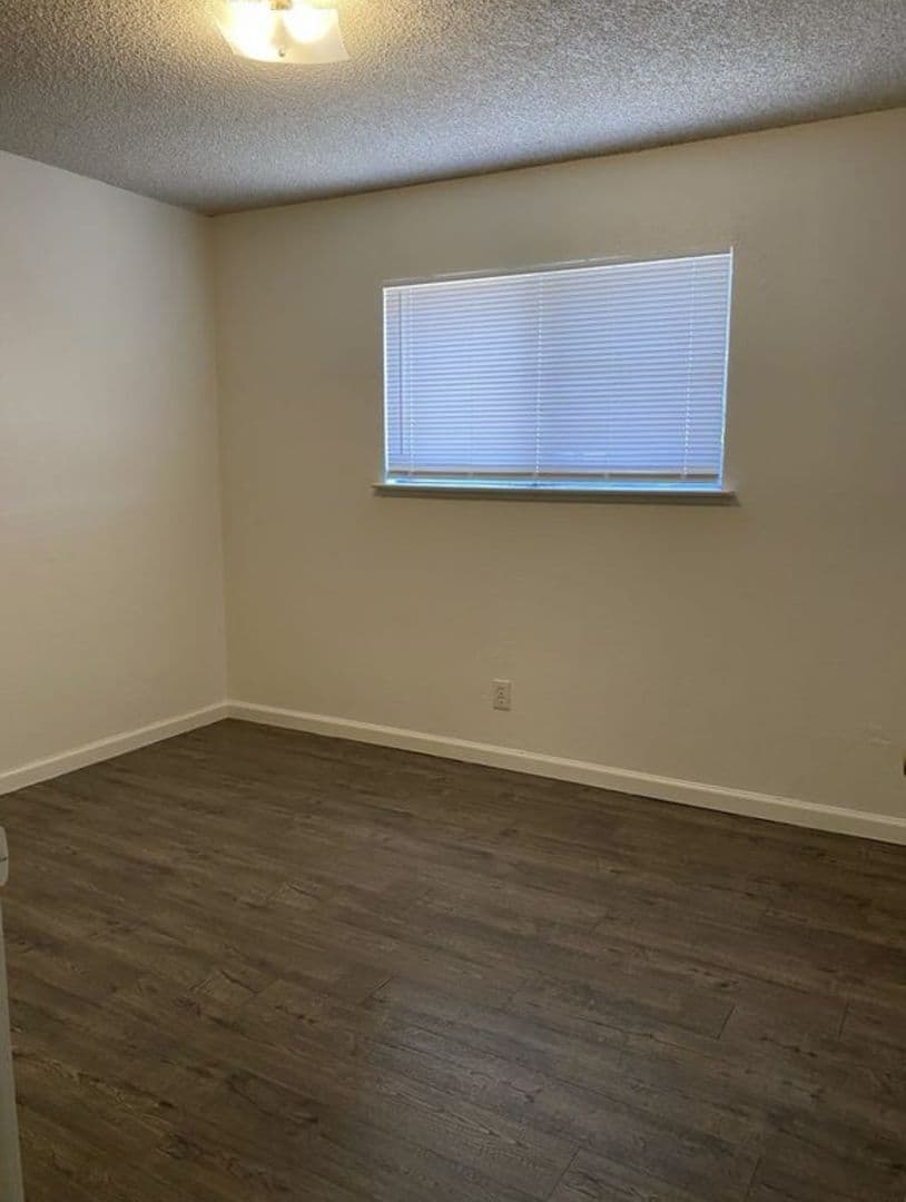 Atwater Apartment: 634 Cedar Ave