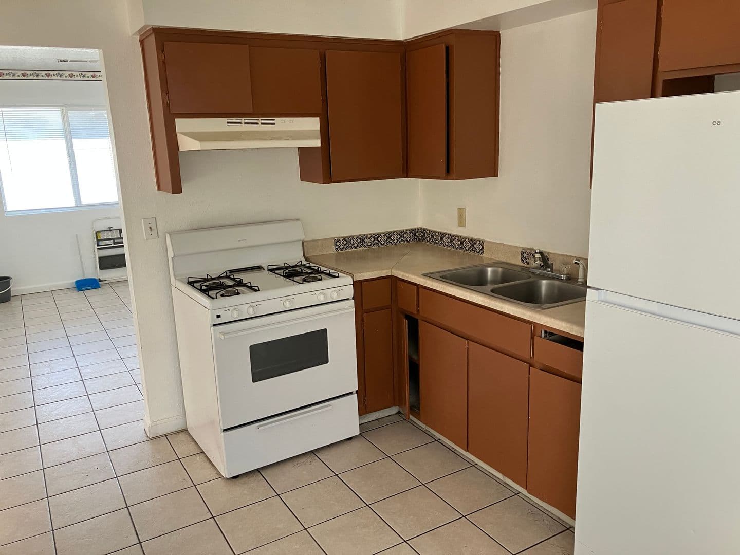 Merced Apartment: 928 W 13th St
