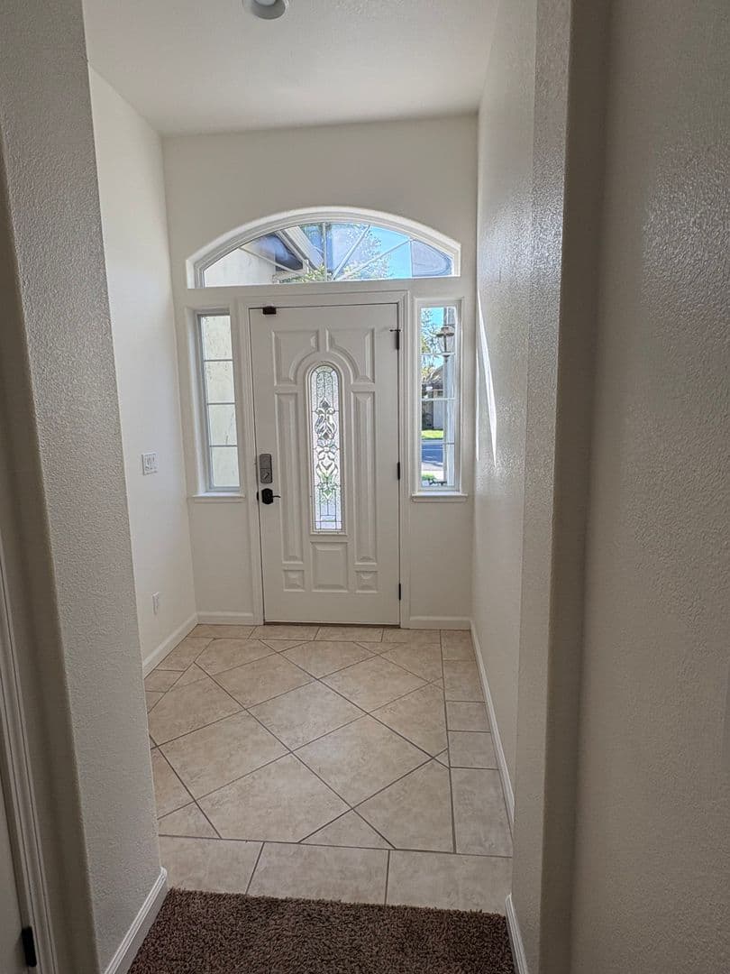Turlock House: 1161 Hedstrom Rd